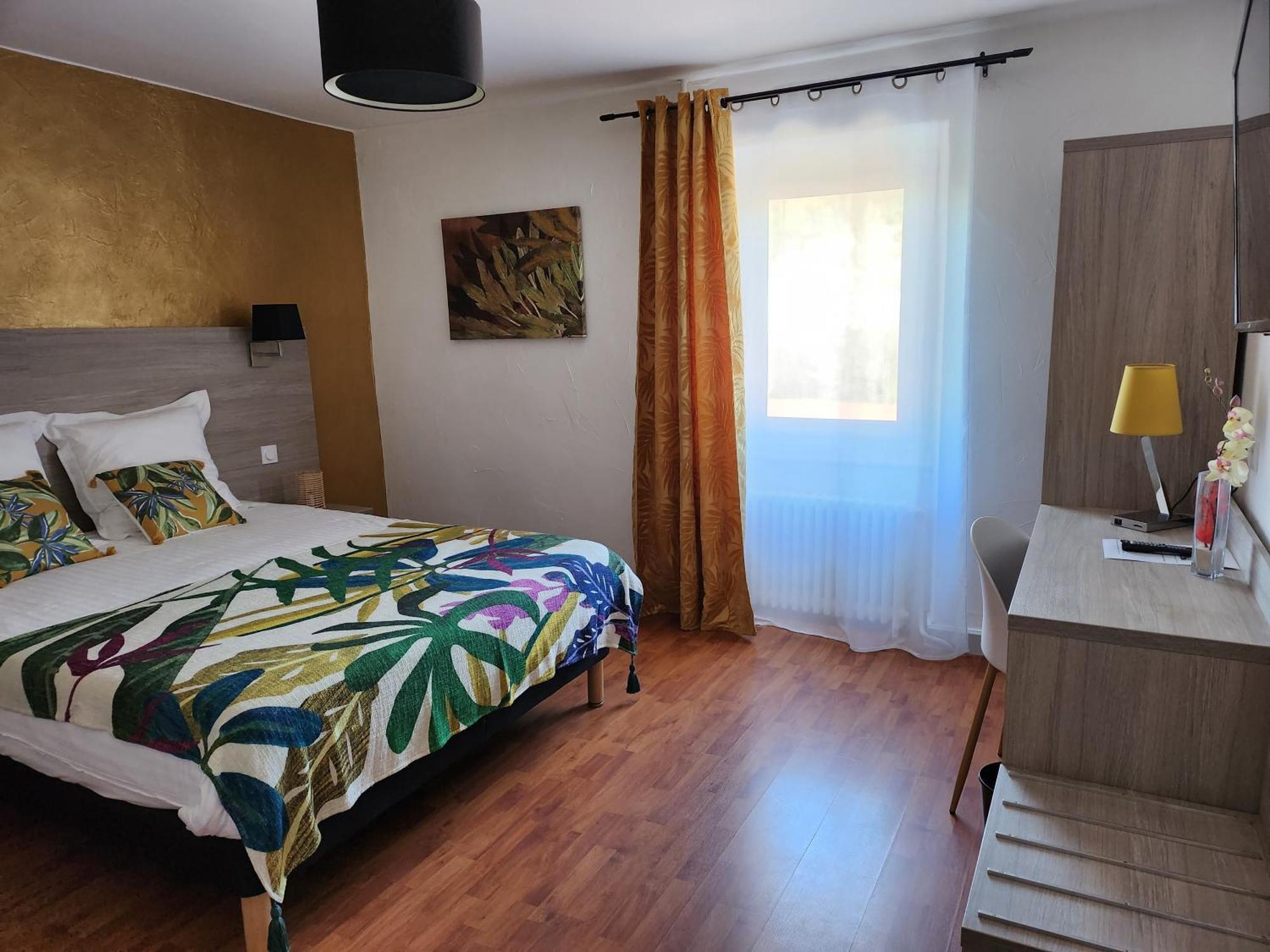 Hotel Des Negociants Lamastre Εξωτερικό φωτογραφία